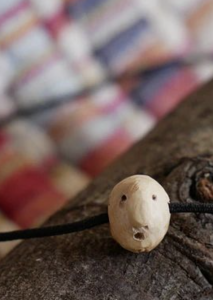 Baumperlen Wichtel Gummi Armband