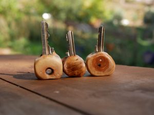 Schlüssel mit Baumperlenholz